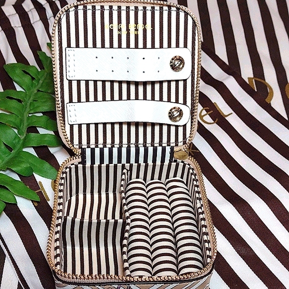 Rare Henri Bendel Flamingo travel jewelry case - Picture 2 of 10